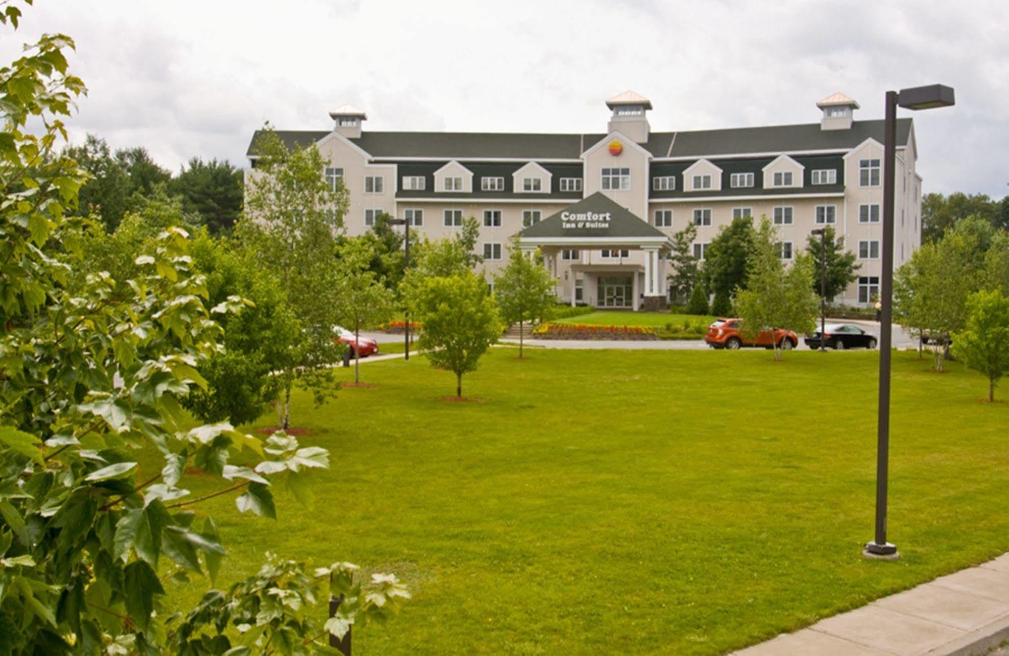 Comfort Inn & Suites Near Burke Mountain Saint Johnsbury Exterior foto
