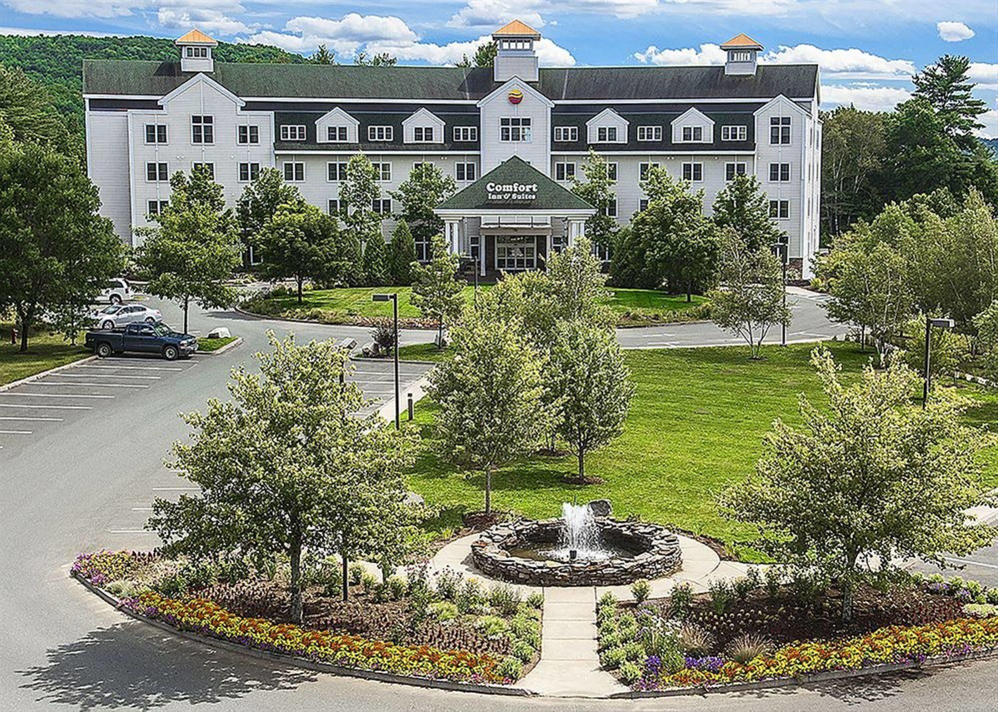 Comfort Inn & Suites Near Burke Mountain Saint Johnsbury Exterior foto